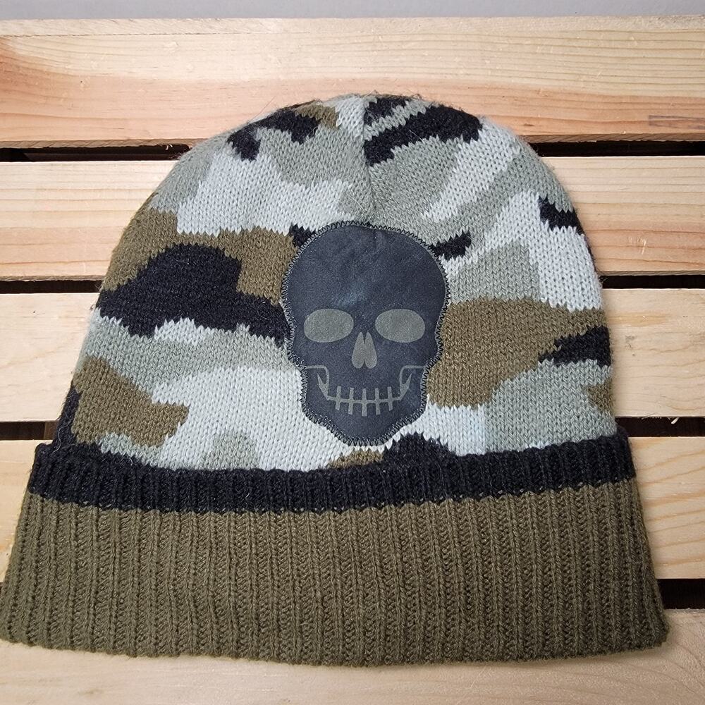 Boys Knit Camo Beanie w/ Black Skull Patch